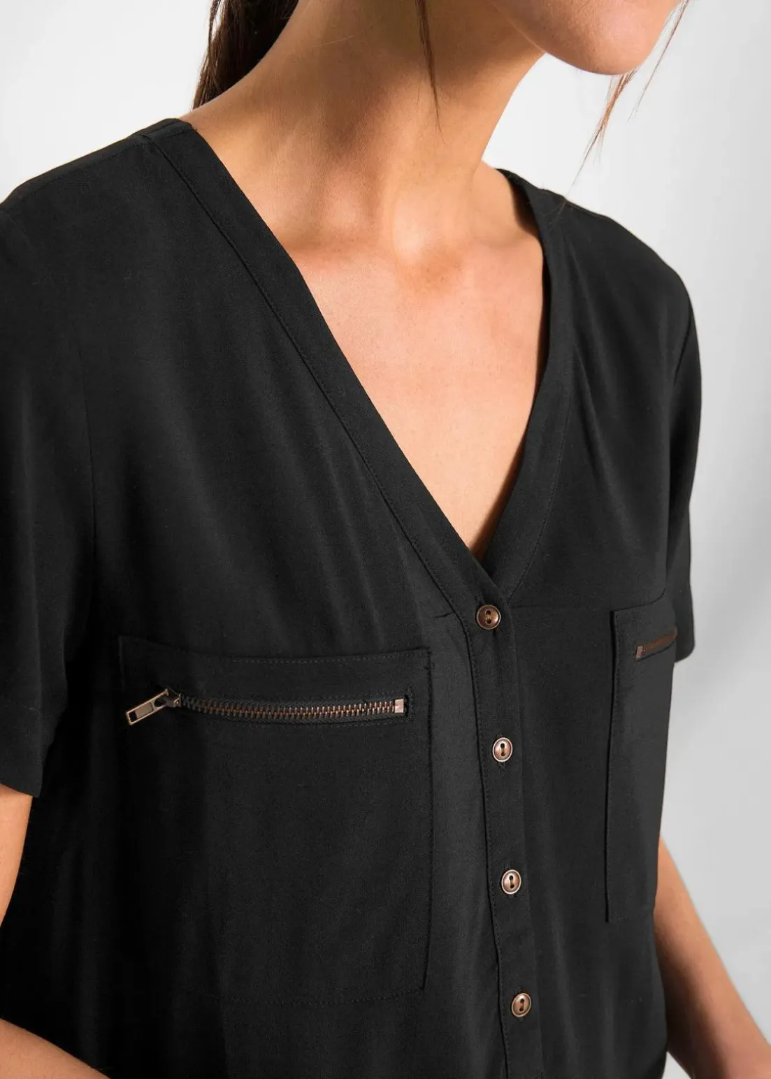 Kurzarmbluse aus fließender Viskose