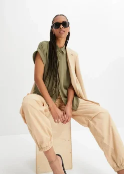 Kurzarmbluse mit recyceltem Polyester