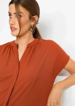 Kurzarmbluse mit verdeckter Knopfleiste