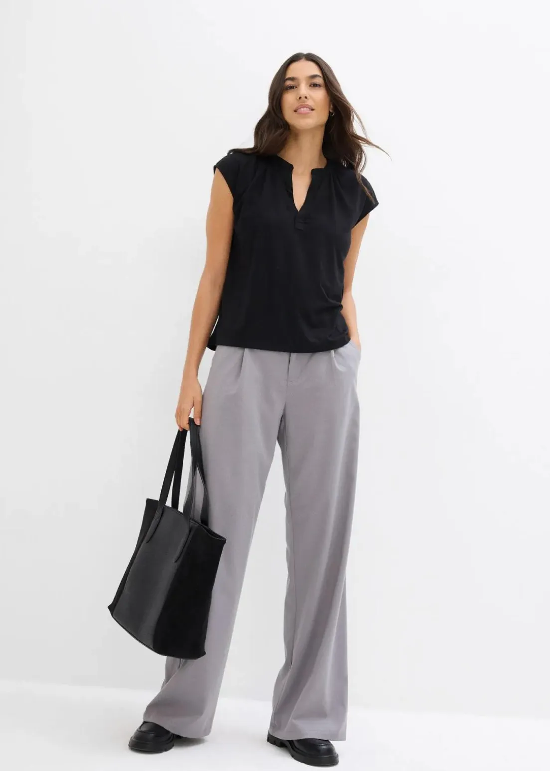 Kurzarmshirt mit Henley-Ausschnitt aus Viskosemix