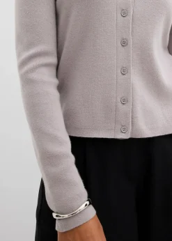 Kurze Feinstrickjacke