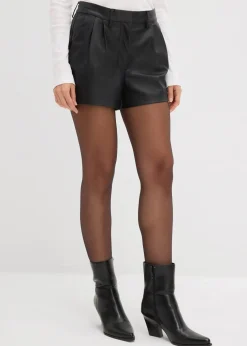 Kurze Lederimitat-Shorts