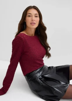 Kurzer Lederimitat-Rock mit Kellerfalten