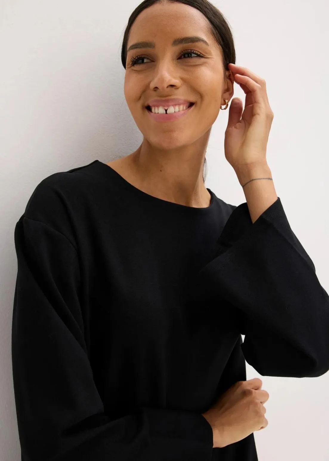 Kurzes Kleid mit Volant aus Punto di Roma