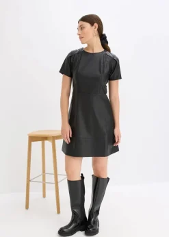 Kurzes Lederimitat-Kleid