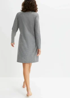 Kurzes Nachthemd mit langen Ärmeln