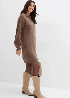 Kurzes Strickkleid mit Knopfleiste