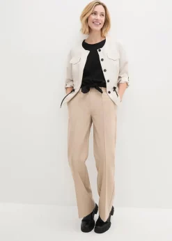 Kurzshirt mit Lochstickerei