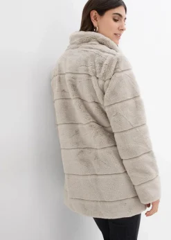 Kuschelige Felljacke für die Schwangerschaft