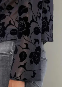 Langarmshirt mit leichter Transparenz