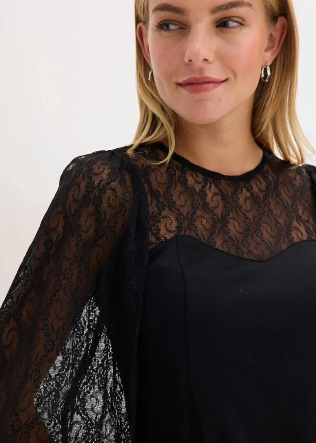 Langarmshirt mit Spitze