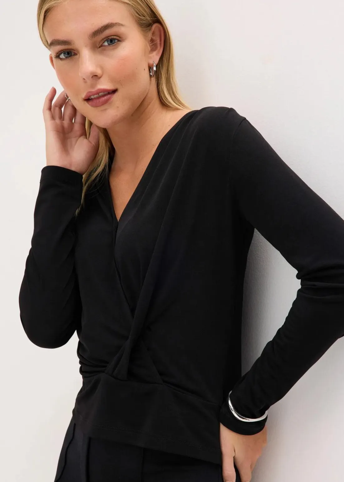 Langarmshirt mit tiefem Ausschnitt