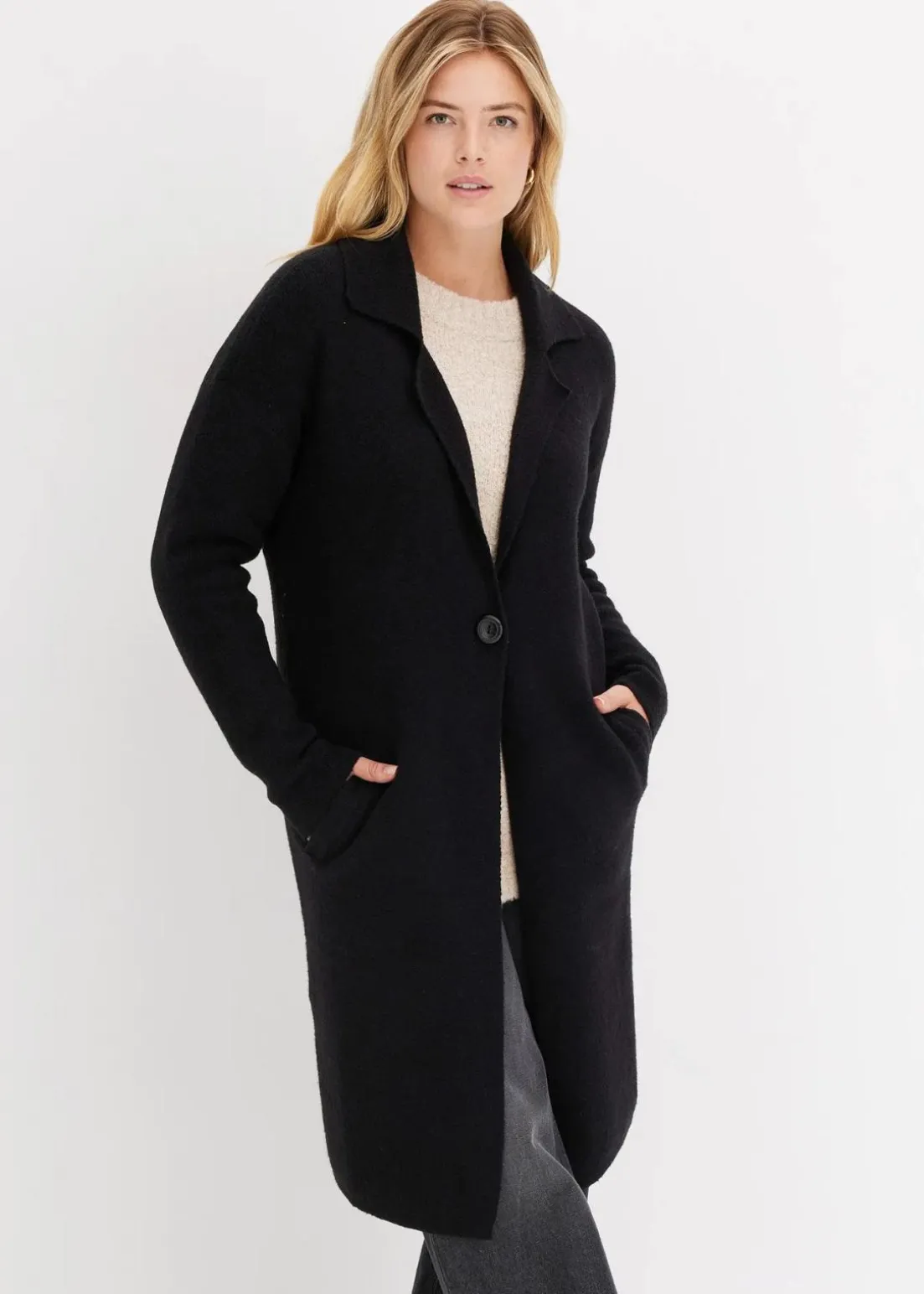 Langer Strickmantel im Loose Fit