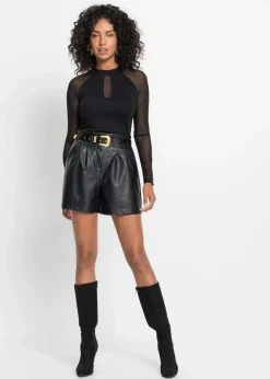 Lederimitat-Shorts mit Gürtel