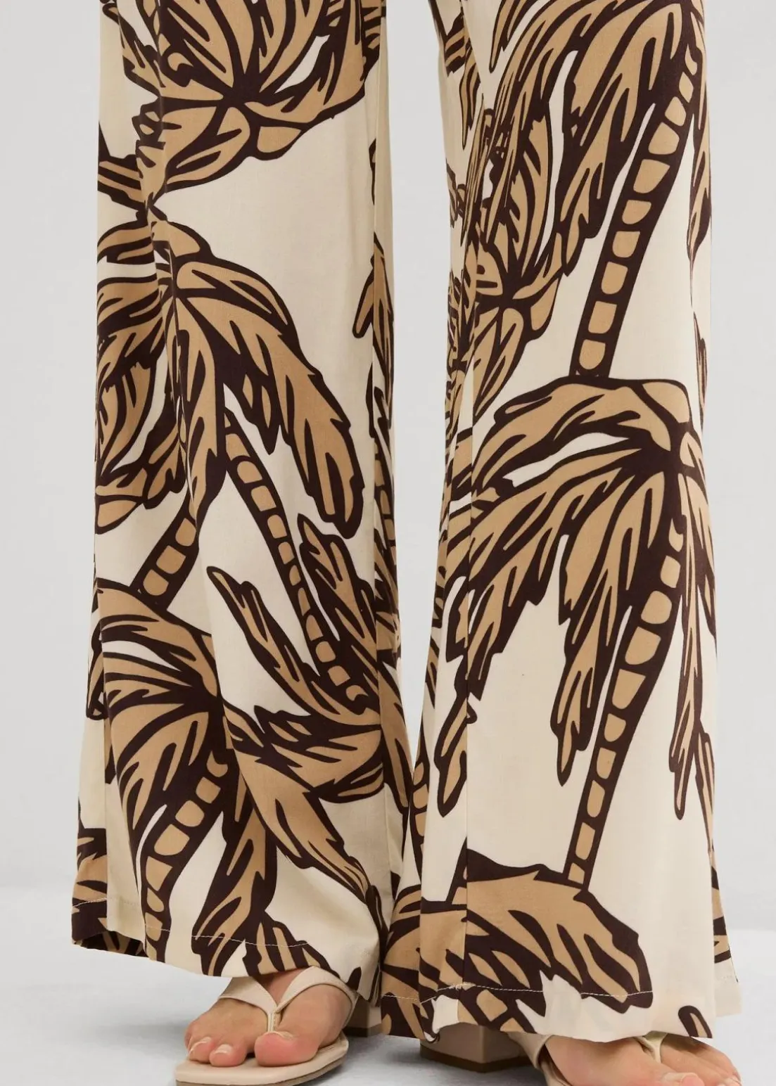 Marlenehose aus fließender Viskose