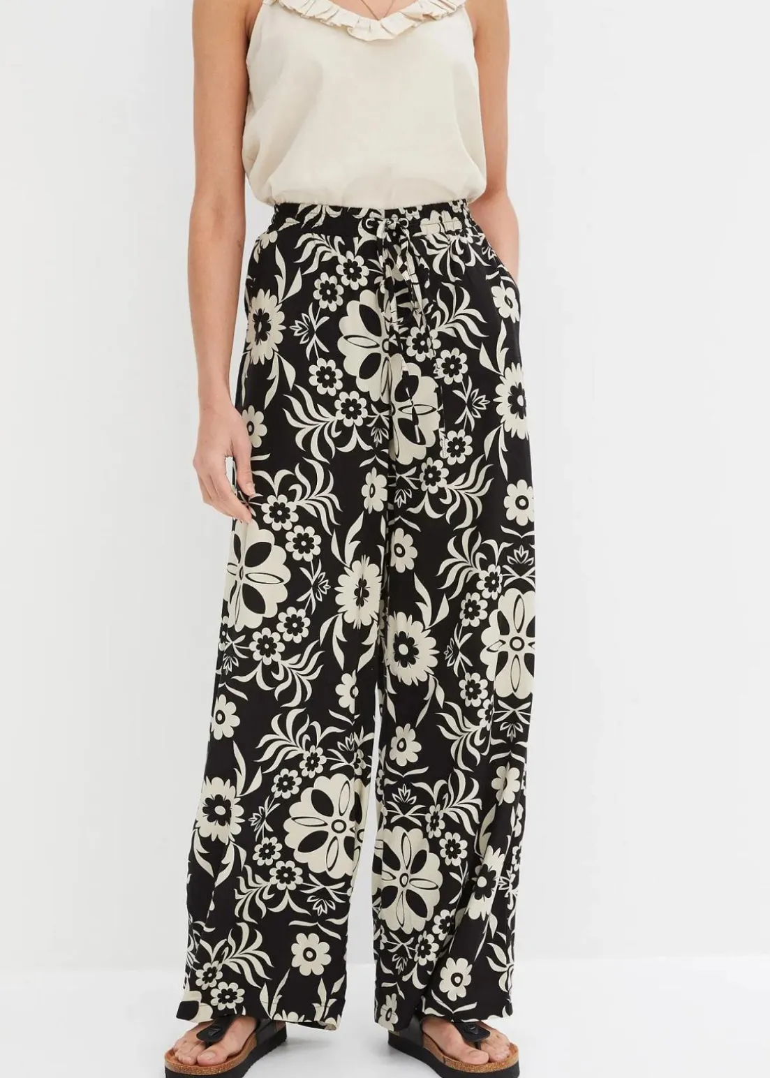 Marlenehose aus fließender Viskose