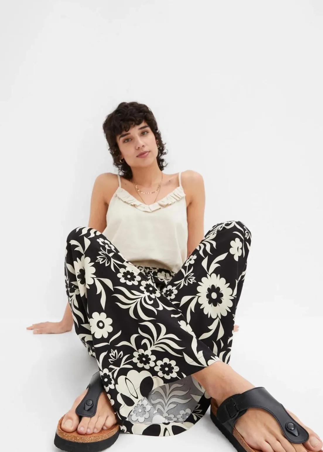 Marlenehose aus fließender Viskose