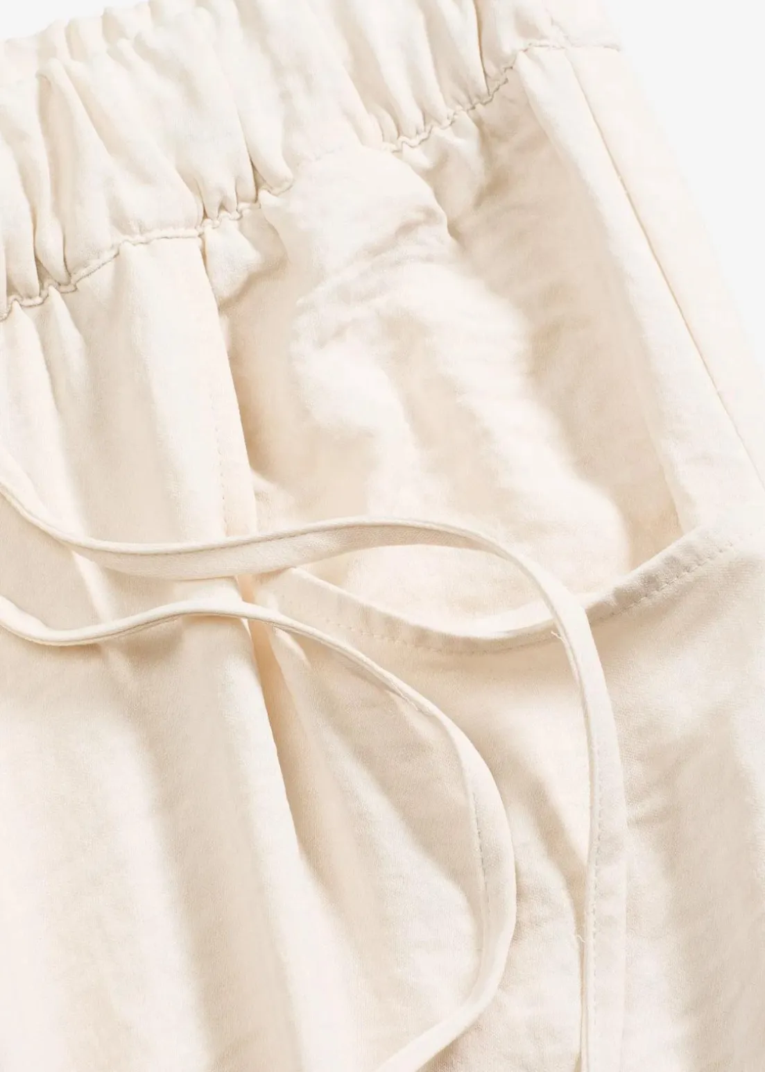 Marlenehose aus leichtem Crêpe