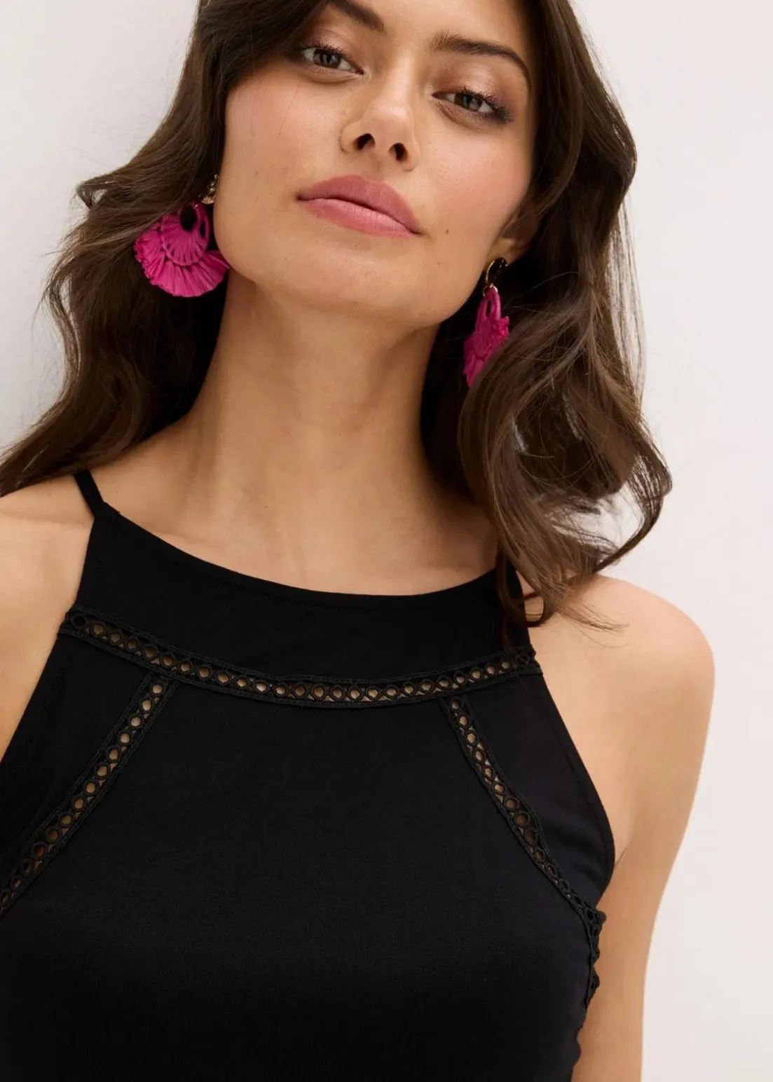 Maxikleid mit Crochet-Einsätzen