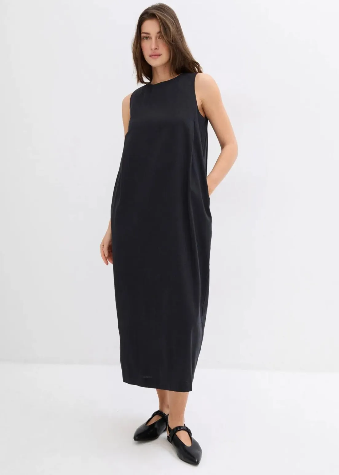 Maxikleid mit Eingriffstaschen aus Viskose-Mix