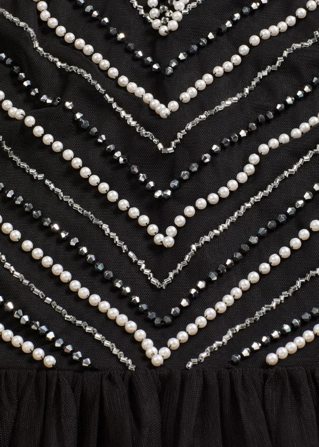 Maxikleid mit Perlenstickerei