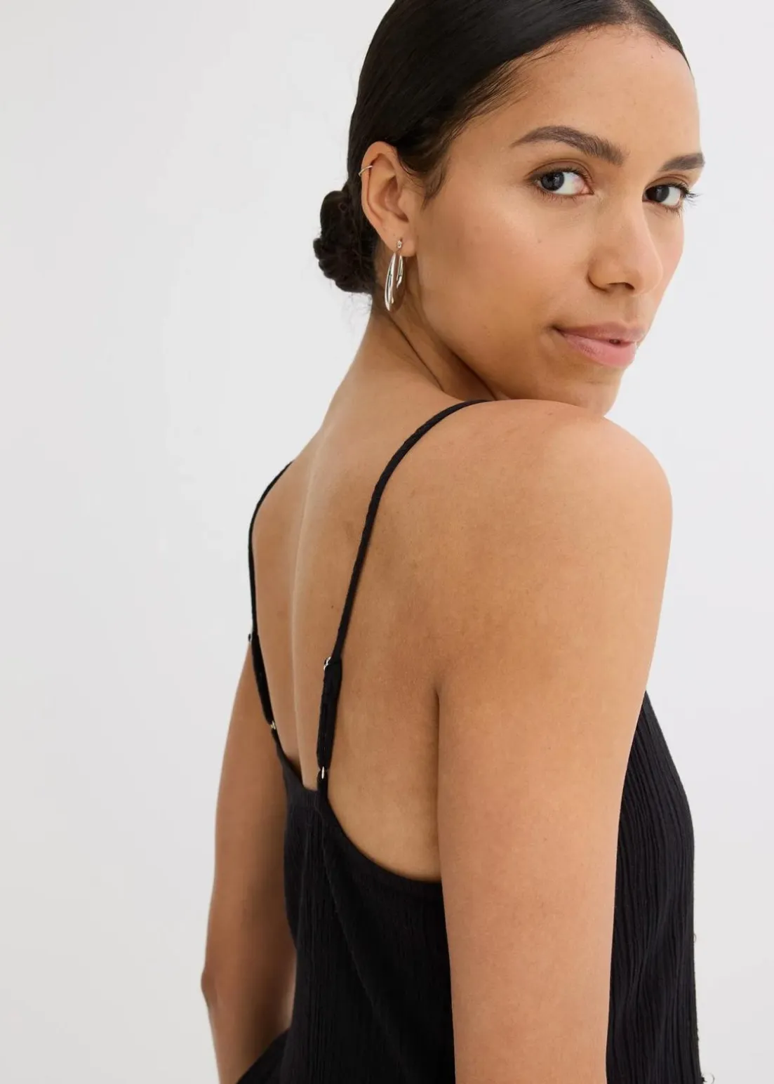 Maxikleid mit Ösen-Verzierung