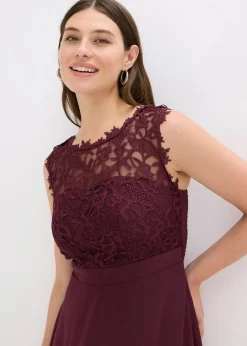 Maxikleid mit Spitze