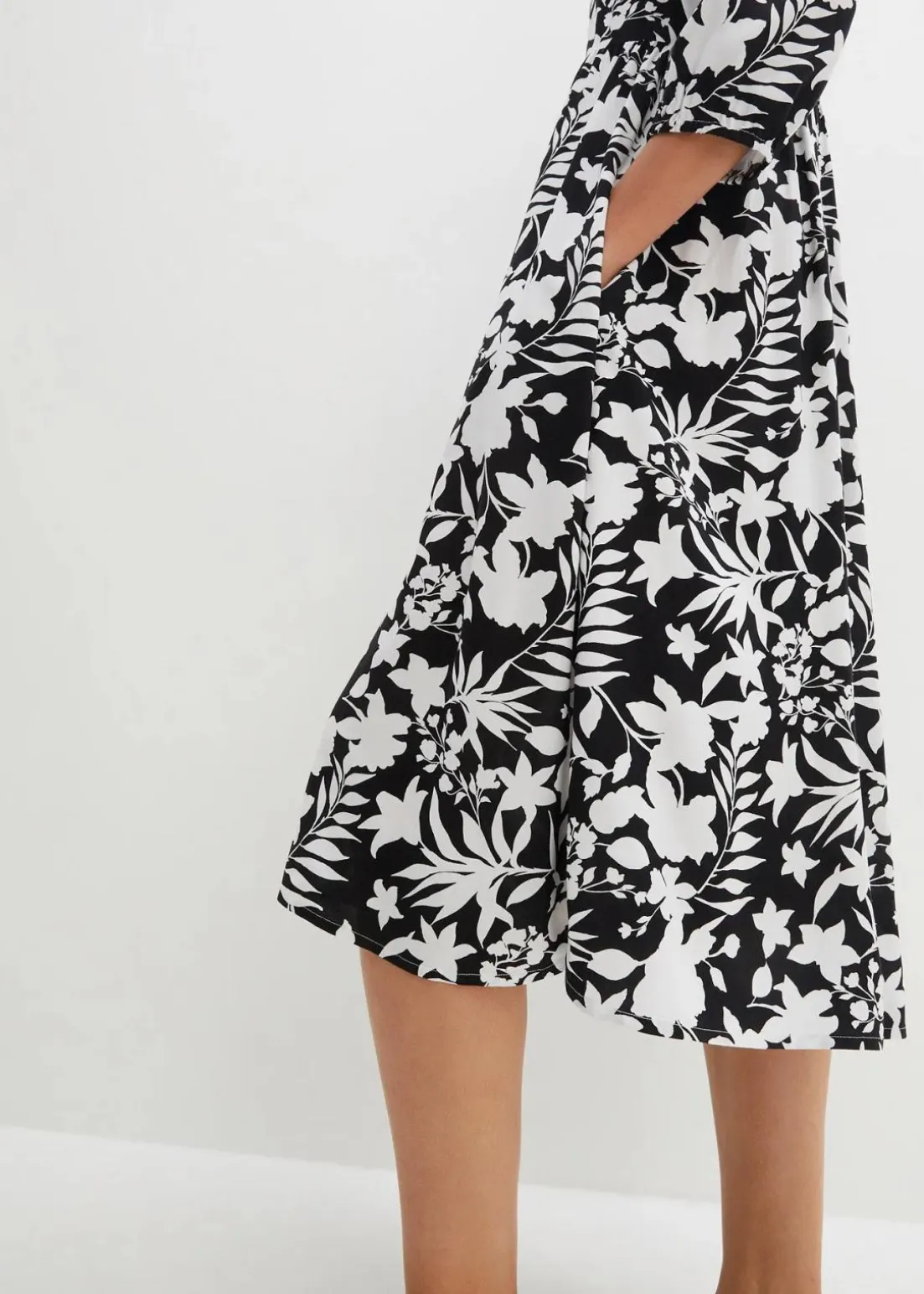 Midikleid aus fließender Viskose