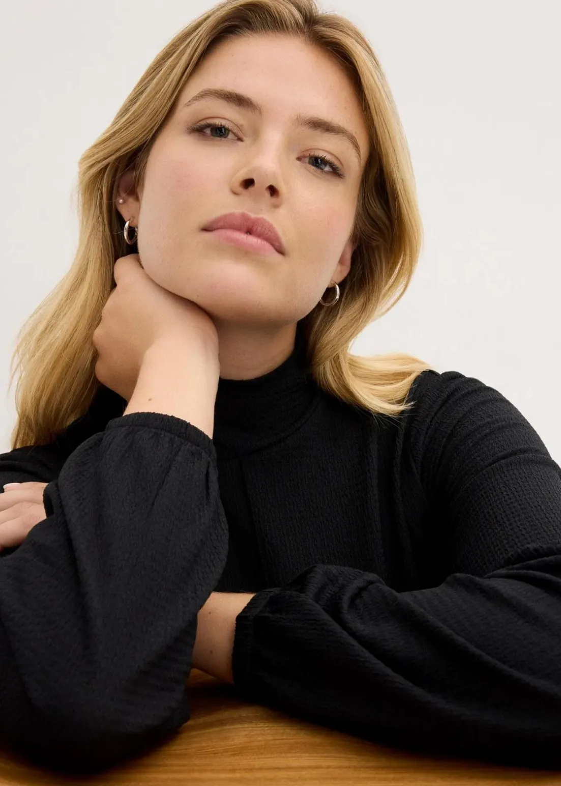 Midikleid aus strukturiertem Crêpe