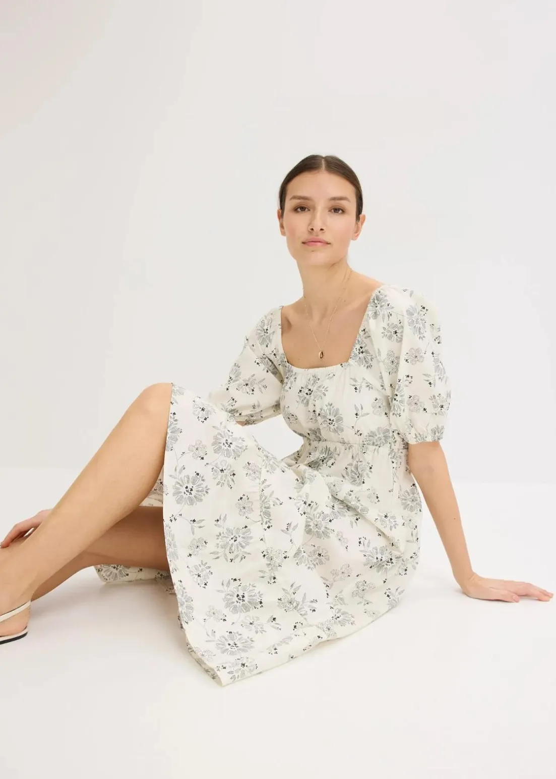 Midikleid mit Puffärmeln