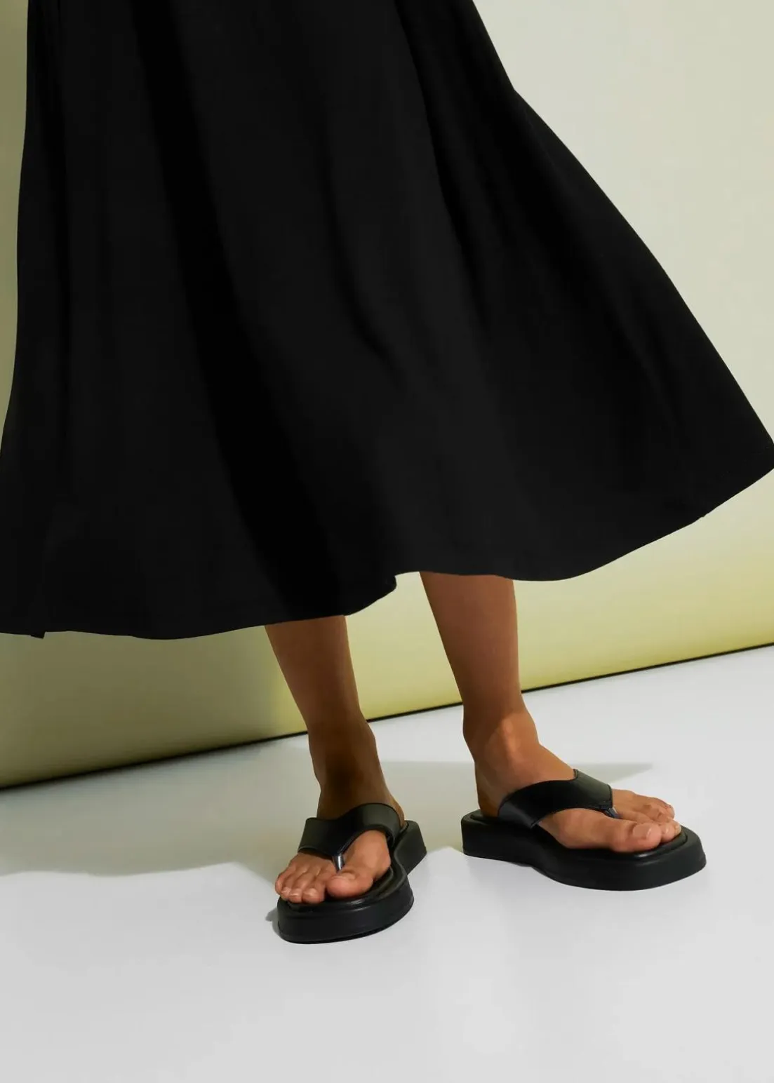 Midikleid mit Stickerei