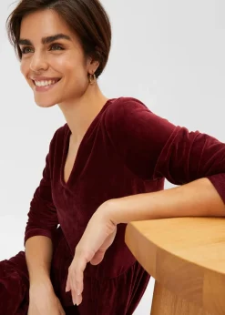 Minikleid aus elastischen Samt