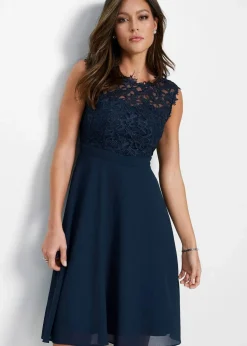 Minikleid mit Spitze