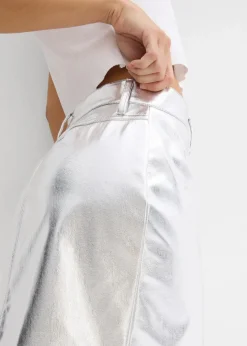 Minirock im Metallic-Look