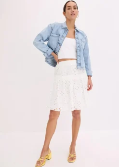 Minirock mit Lochstickerei