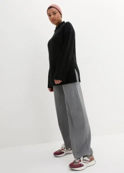 Oversize Pullover mit Turtleneck und Seitenschlitzen