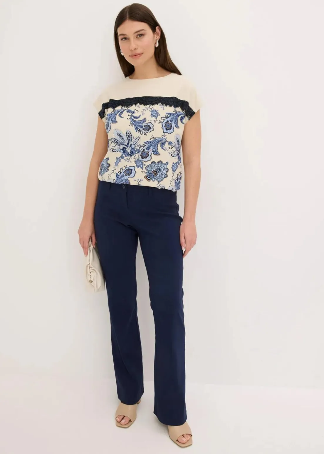 Oversize Shirt mit Spitzenband