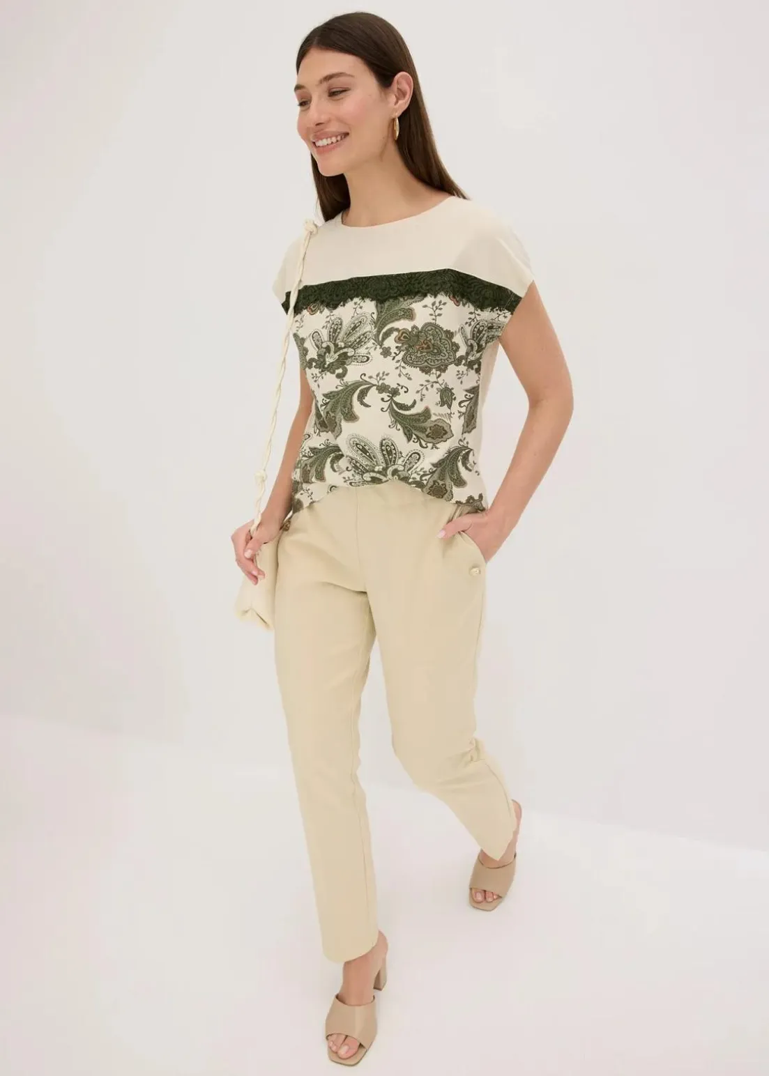 Oversize Shirt mit Spitzenband