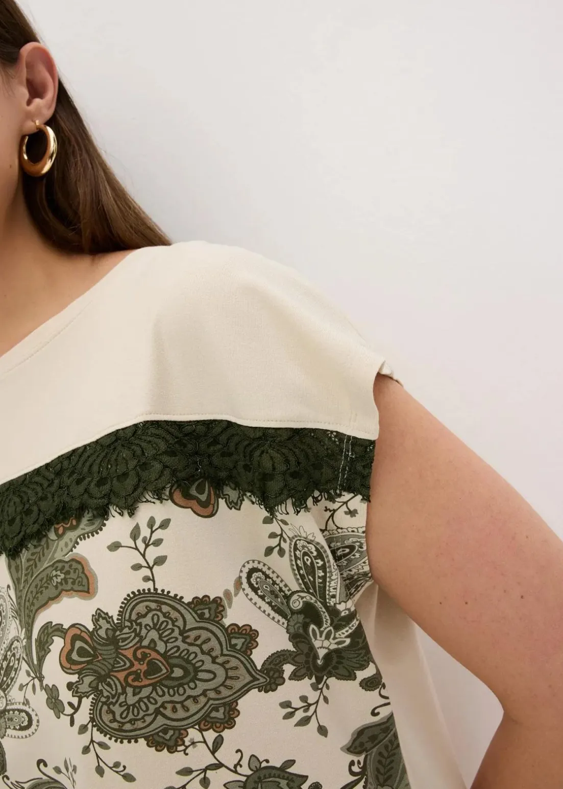 Oversize Shirt mit Spitzenband