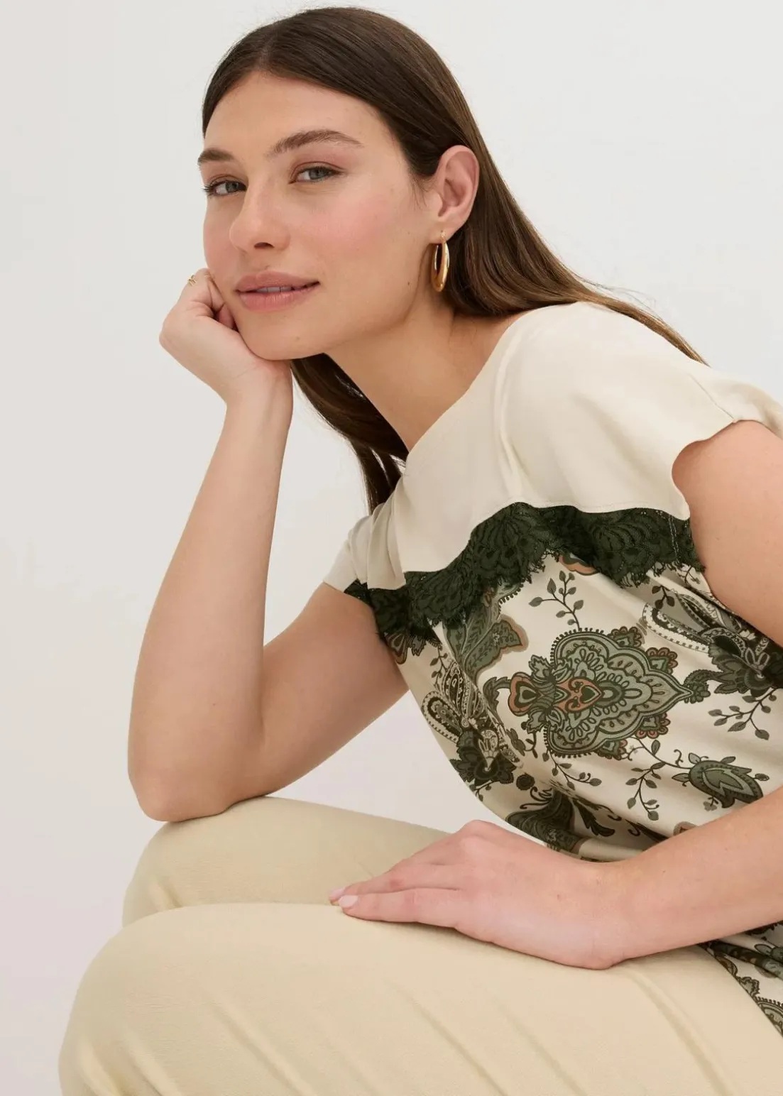 Oversize Shirt mit Spitzenband