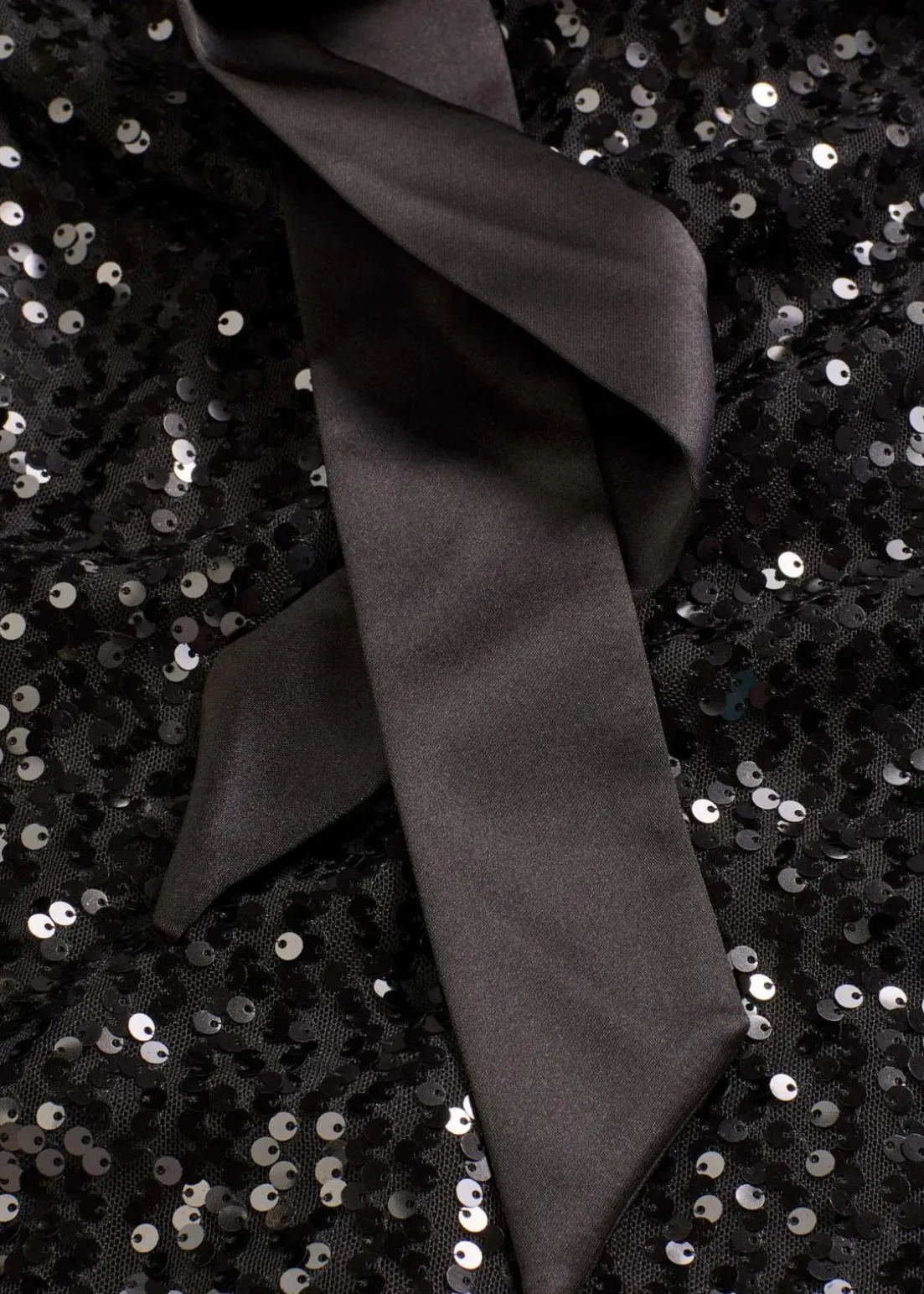 Paillettenkleid mit Schleifendetail