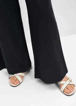 Pantoletten mit dekorativer Schnalle