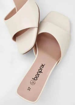 Pantoletten mit schmalem Absatz