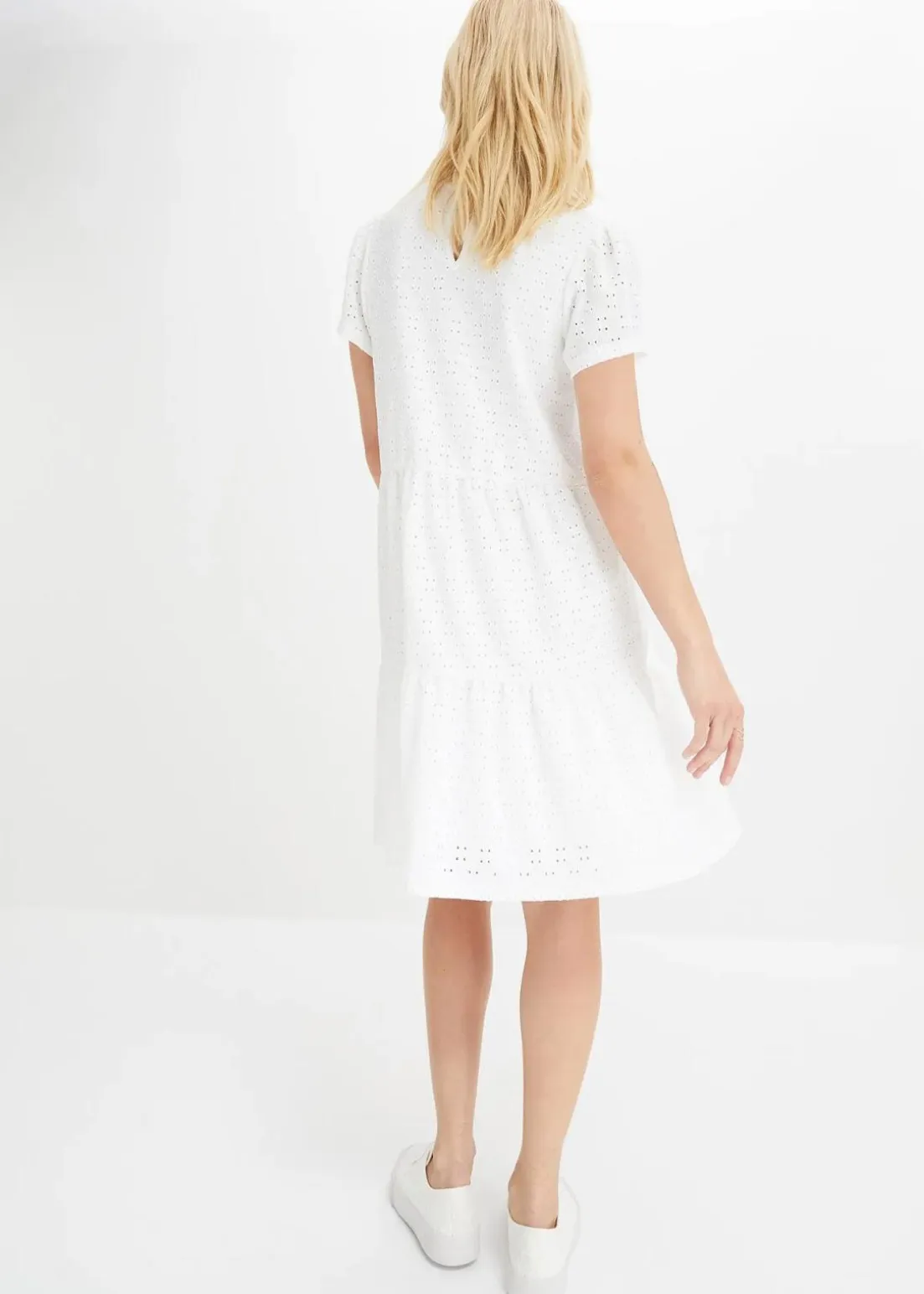 Polokleid mit Lochstickerei