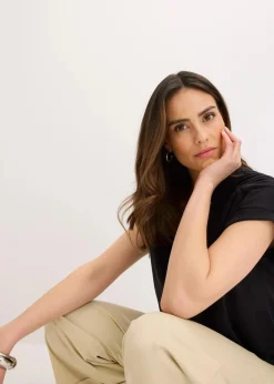 Poloshirt aus Viskose- Pique mit Spitzeneinsatz