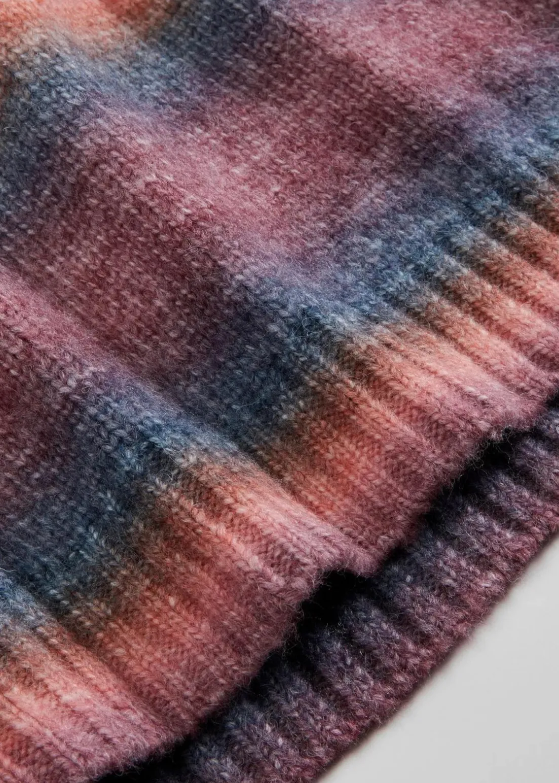 Pullover mit Farbverlauf und Wollanteil