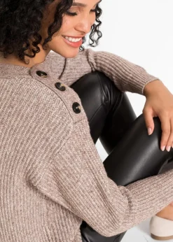 Pullover mit Knöpfen