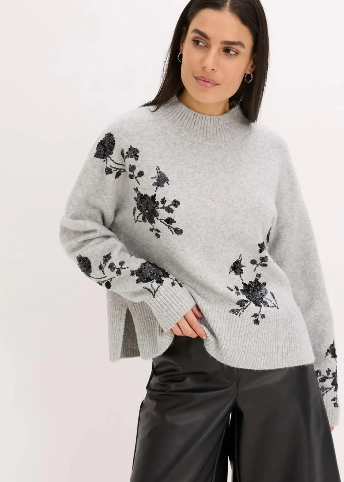 Pullover mit Pailettenstickerei