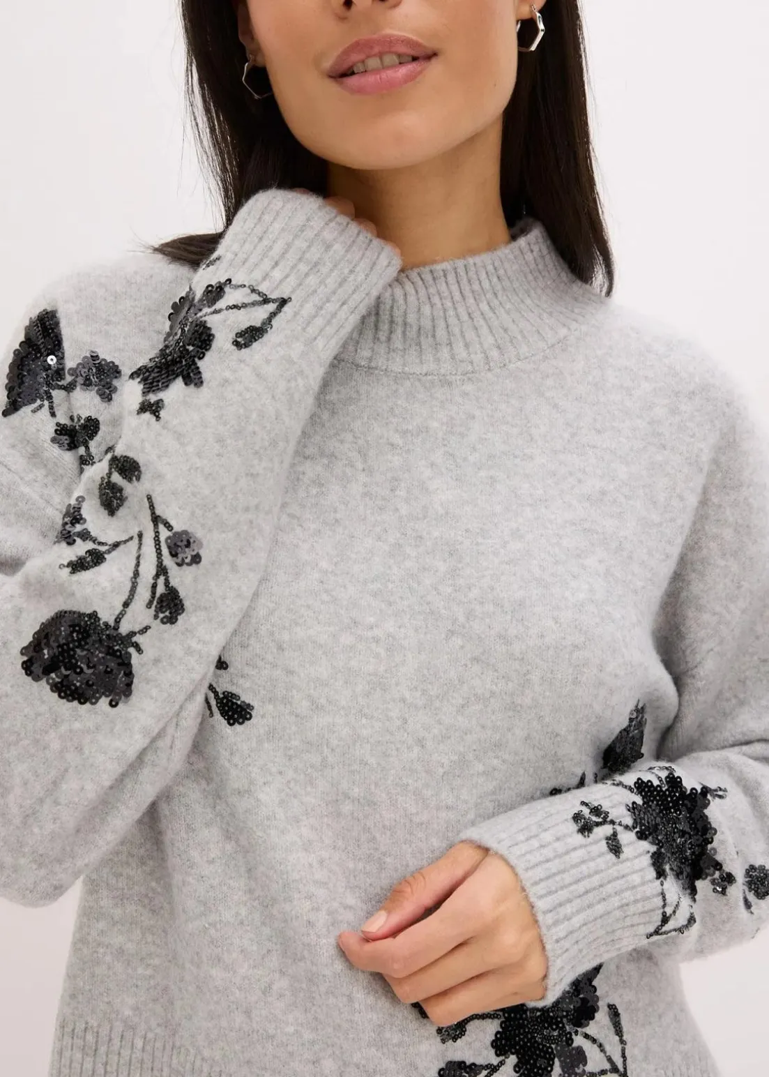 Pullover mit Pailettenstickerei