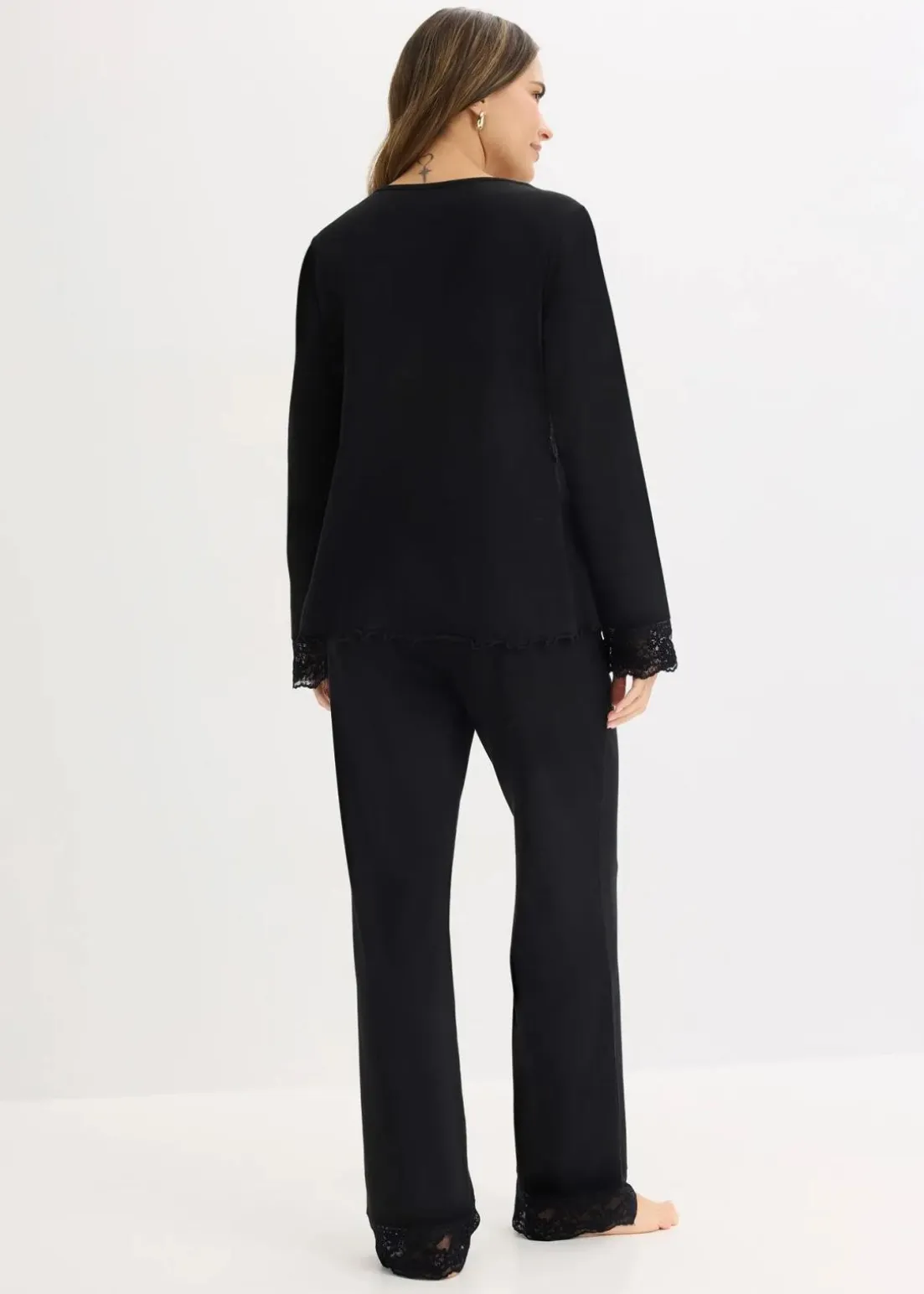 Pyjama mit Spitzenbesatz